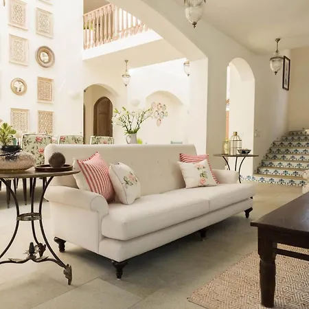 Lohonostays Igreha Villa C